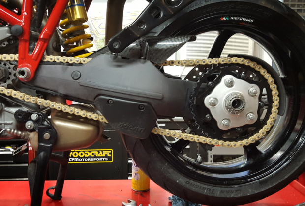 Single Sided Swingarm Chain Adjustment Ducati