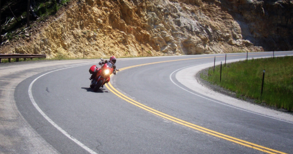 motorcycle cornering posture