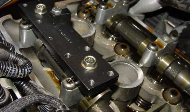 Triumph 955i valve adjustment