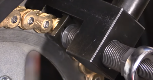 How to install a new motorcycle chain