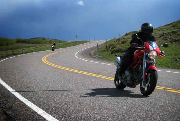 skwoosh motorcycle gel pad on a ducati monster