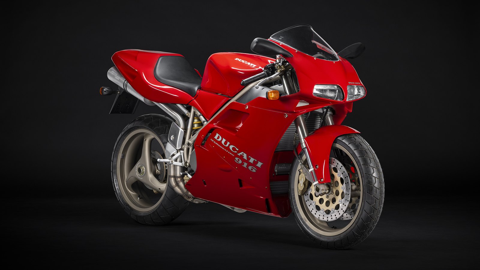 Ducati 916 superbike studio photo