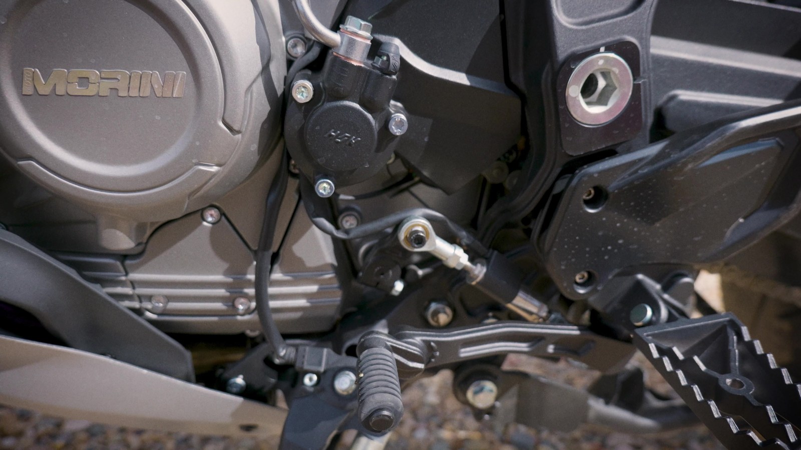 Eccentric adjuster on the X-Cape 1200 shift lever