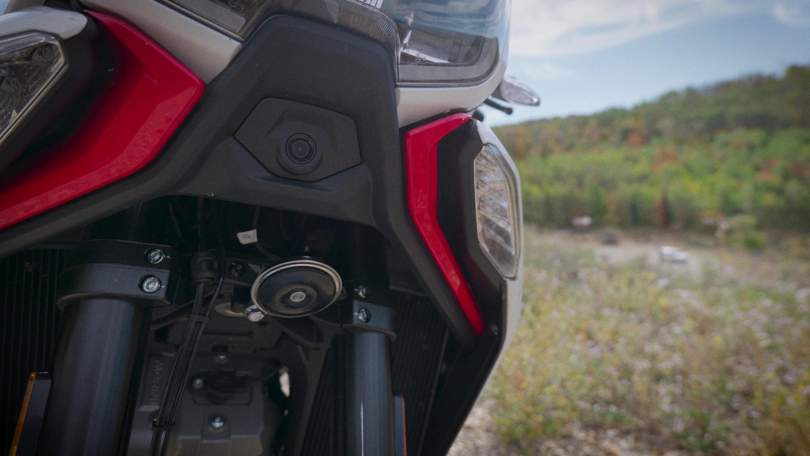 Red X panels on the front of the Moto Morini X-Cape 1200