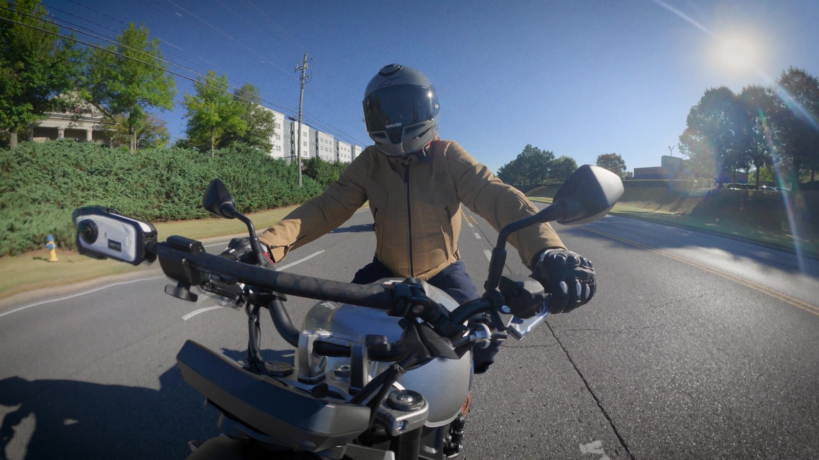 The CB1000F carries a 6-axis IMU, cornering ABS and lean-sensitive traction control. The Hornet SP doesn't.