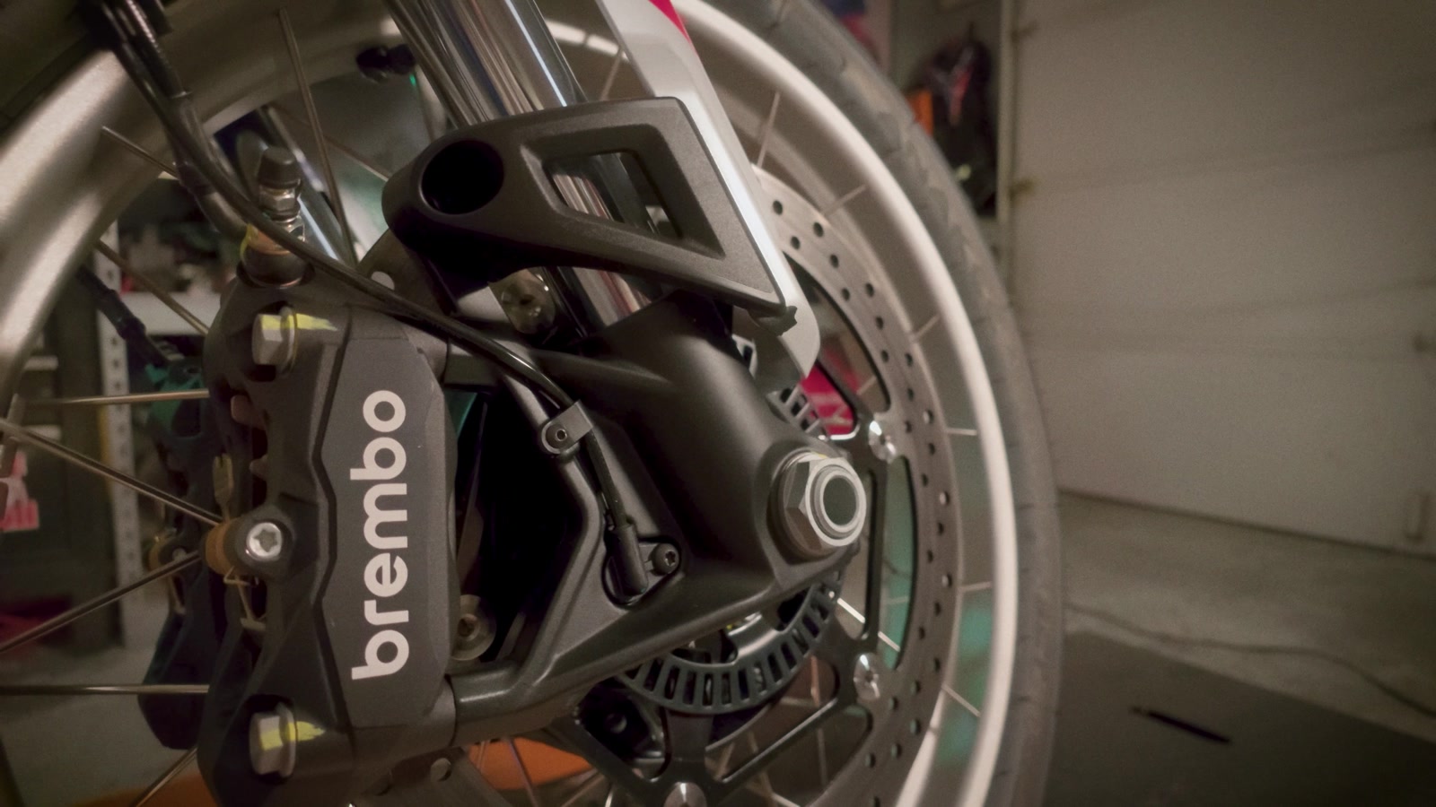 Radial Brembo monoblocks on dual 320mm discs.