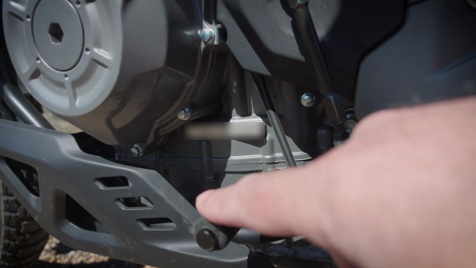 Adjustable eccentric shift lever on the Moto Morini Vettore 450